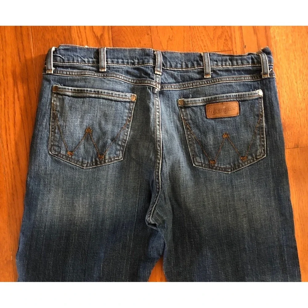 WRT20JH Wrangler Men's Retro Relaxed Boot Cut Jean Jackson Hole 38x32 Measured *